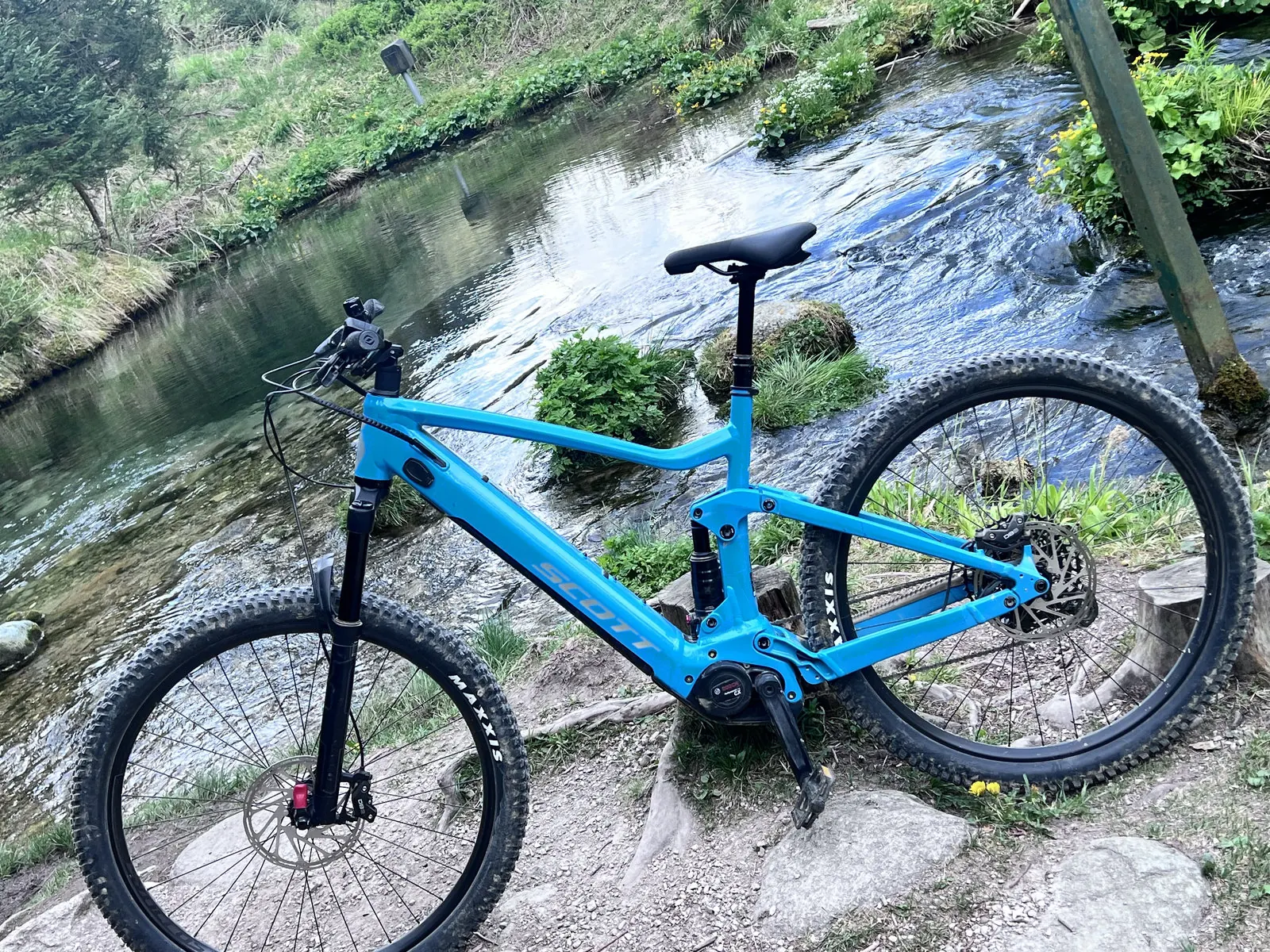 E-bike pri potoku pri Siwej Polane
